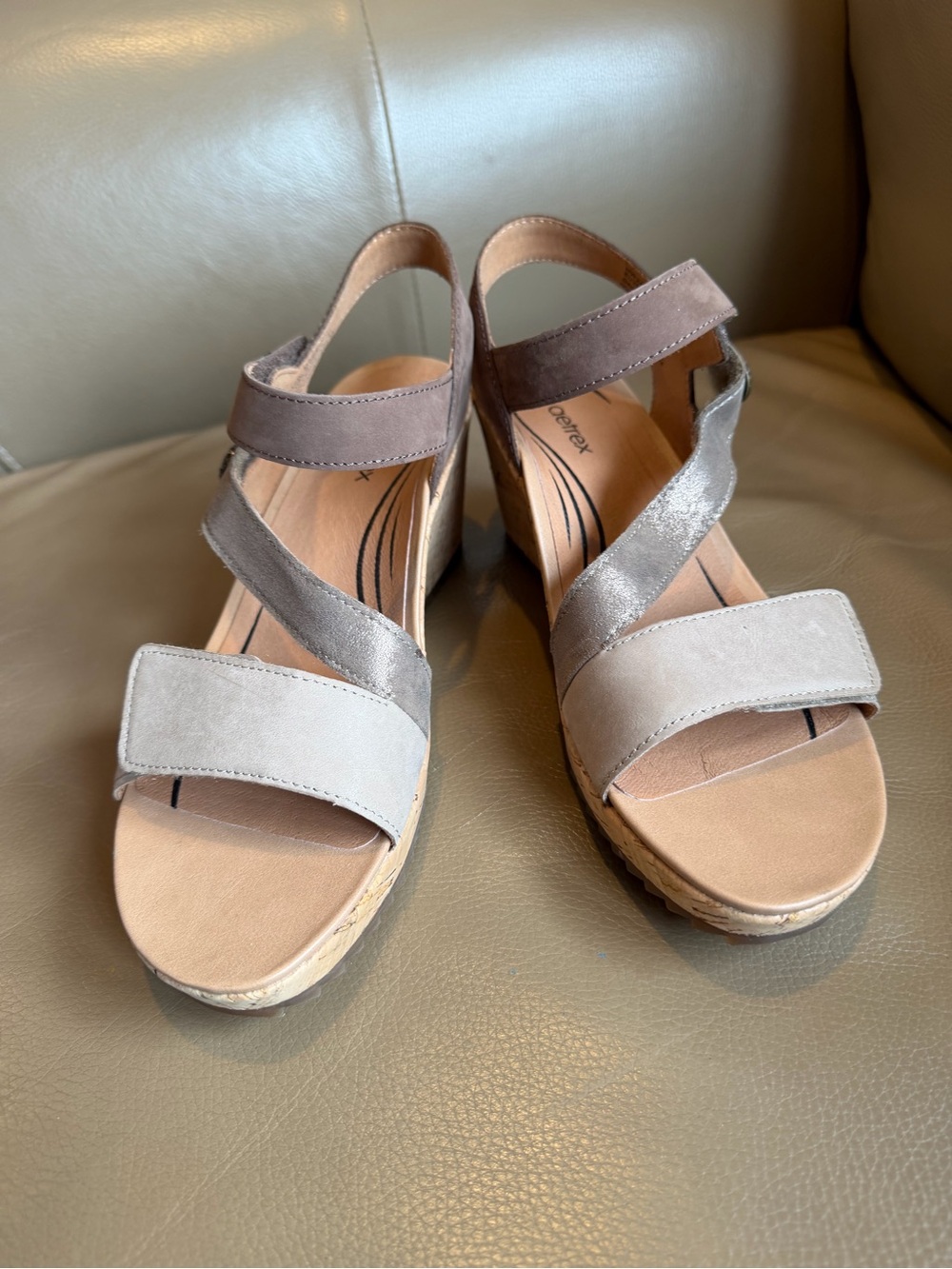 Aetrex Madelyn Quarter strap wedge